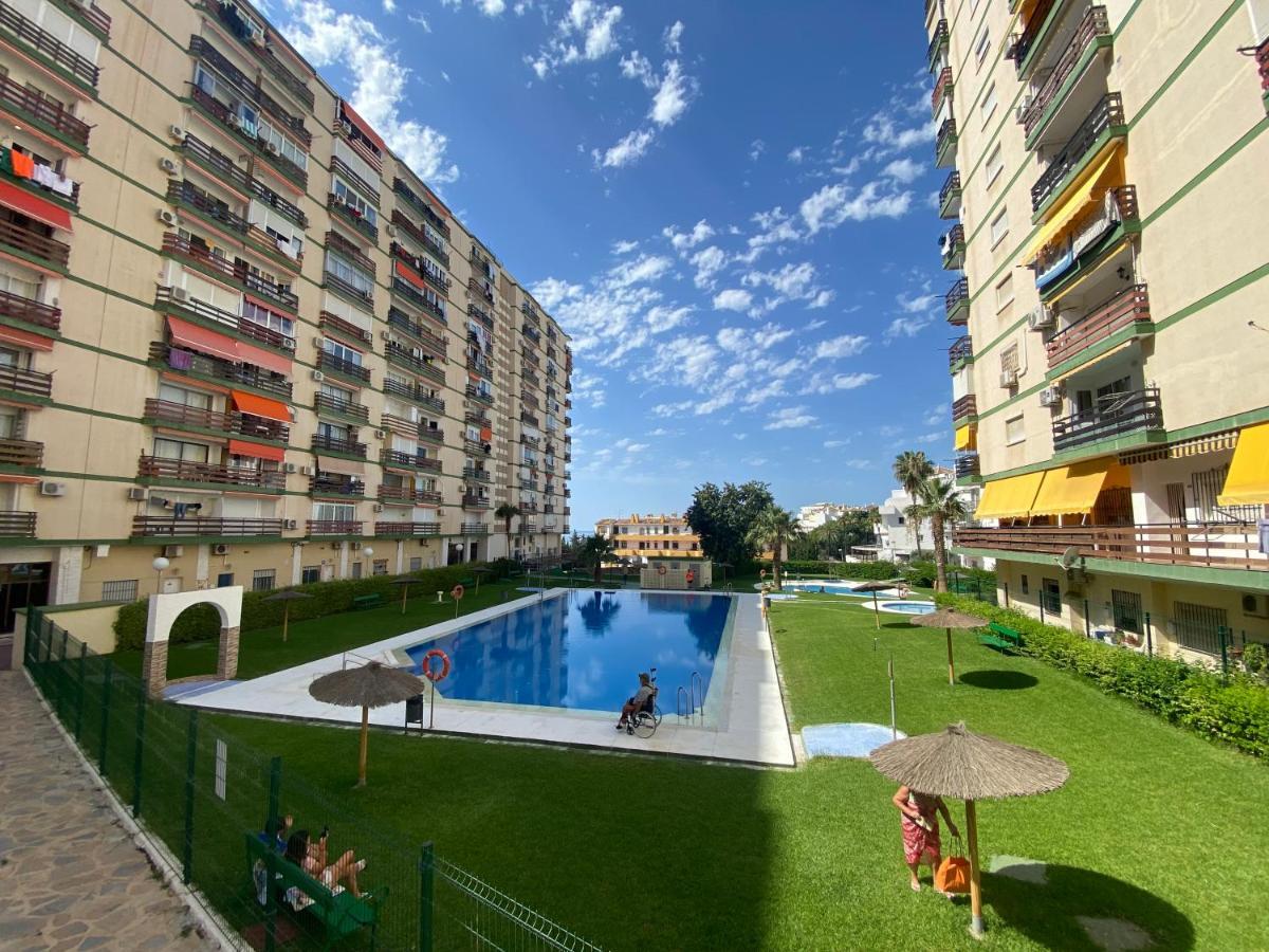 Apartamentos Naciones Playa, La Paloma Benalmadena Exterior photo